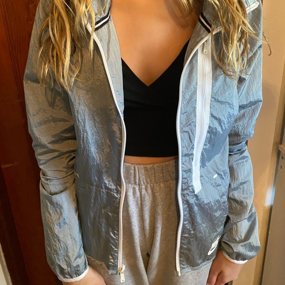 Women’s Nike Windbreaker. Size XSmall. - Picture 5 of 7